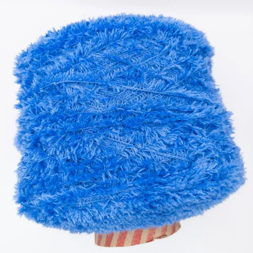 tagliatino-fur-yarn-blue-100m